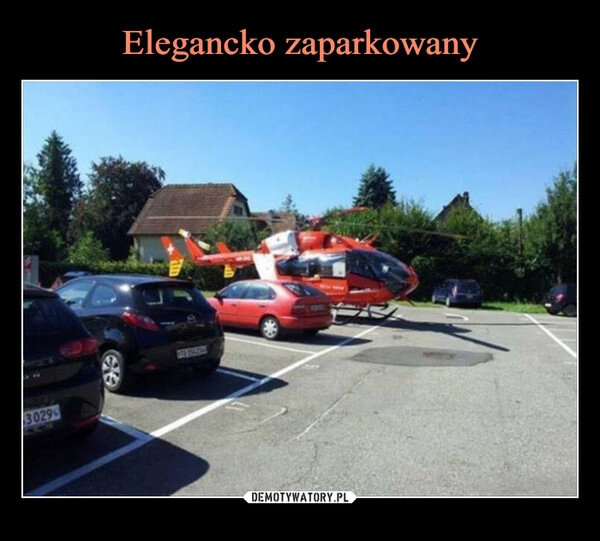 
    Elegancko zaparkowany