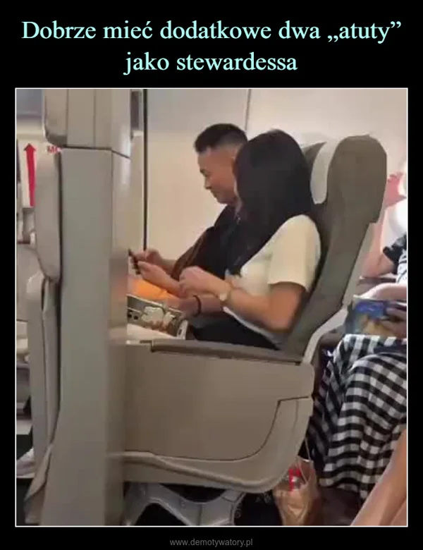 
    Dobrze mieć dodatkowe dwa „atuty” jako stewardessa