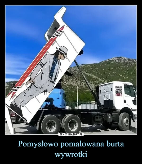 
    Pomysłowo pomalowana burta wywrotki