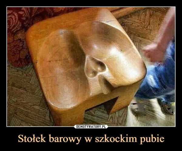 
    Stołek barowy w szkockim pubie