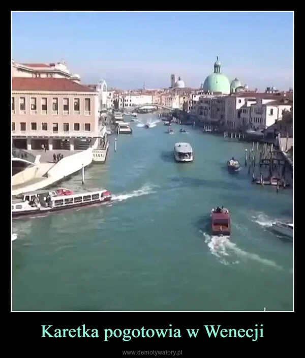 
    Karetka pogotowia w Wenecji