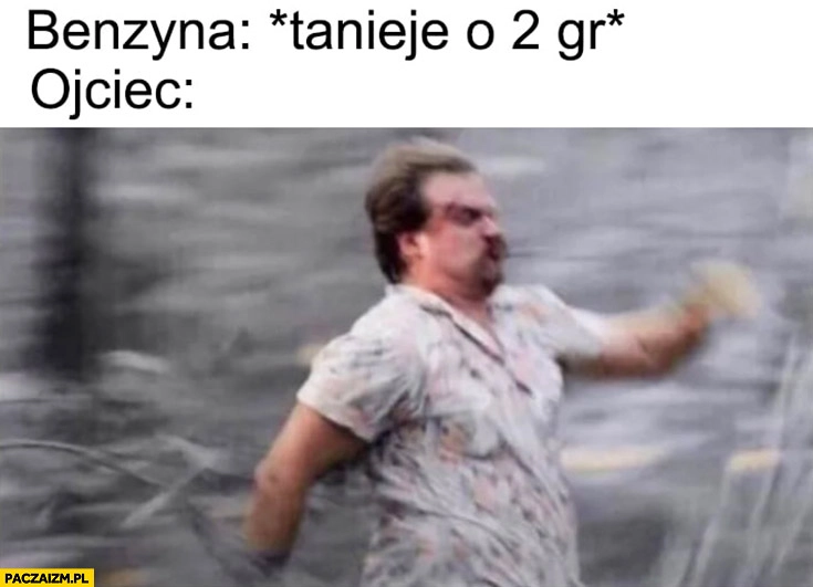 
    Benzyna tanieje o 2 grosze ojciec leci biegnie na stację
