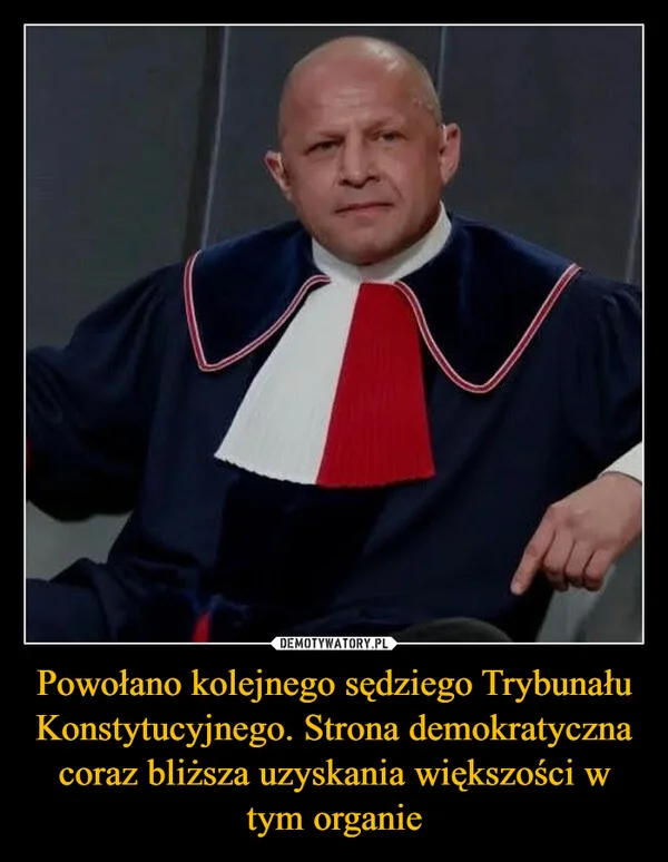 
    Powołano kolejnego sędziego Trybunału Konstytucyjnego. Strona demokratyczna coraz bliższa uzyskania większości w tym organie