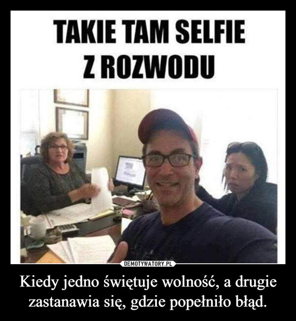 
    Kiedy jedno świętuje wolność, a drugie zastanawia się, gdzie popełniło błąd.