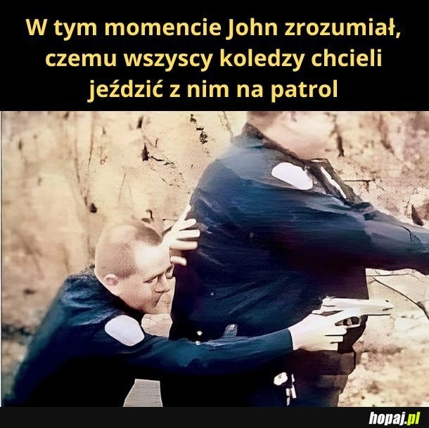 
    Człowiek-ściana.