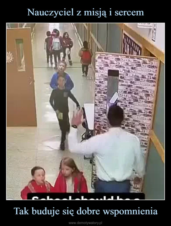 
    Nauczyciel z misją i sercem Tak buduje się dobre wspomnienia