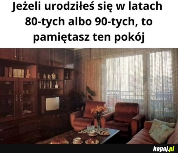 
    U mnie na miejscu foteli stały kwiaty