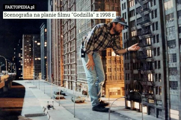 
    
			Scenografia na planie filmu "Godzilla" z 1998 r.					