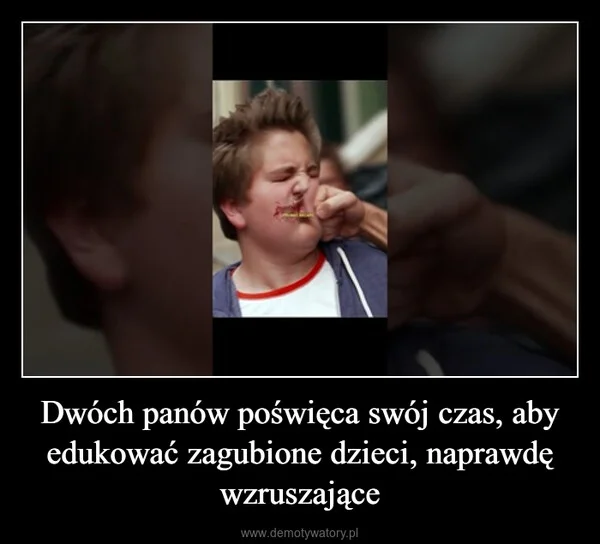 
    Dwóch panów poświęca swój czas, aby edukować zagubione dzieci, naprawdę wzruszające