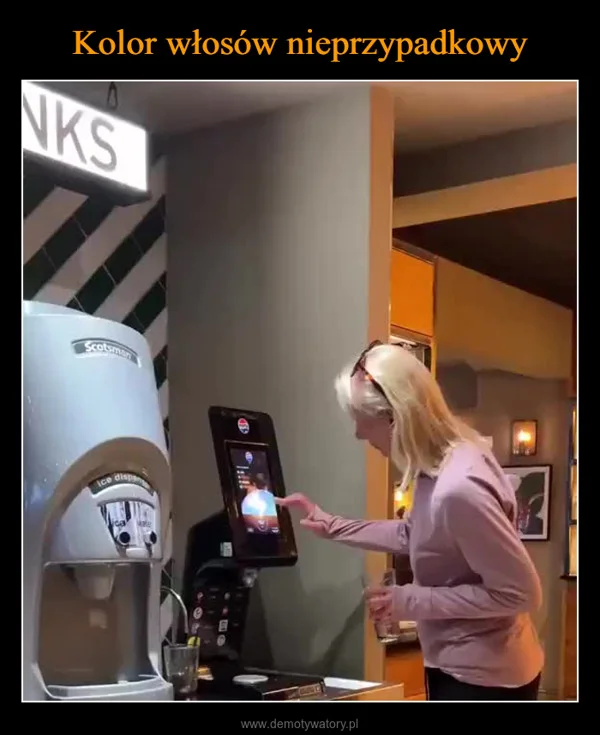 
    Kolor włosów nieprzypadkowy