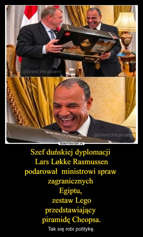 Szef duńskiej dyplomacji Lars Løkke Rasmussen podarował ministrowi spraw zagranicznych Egiptu, zestaw Lego przedstawiający piramidę Cheopsa.