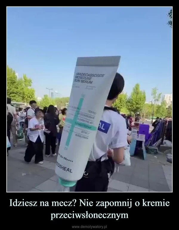 
    Idziesz na mecz? Nie zapomnij o kremie przeciwsłonecznym