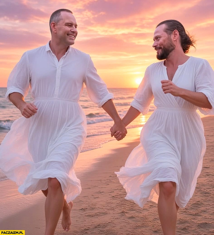 
    Nawrocki Stanowski biegną po plaży trzymając się za ręce przeróbka