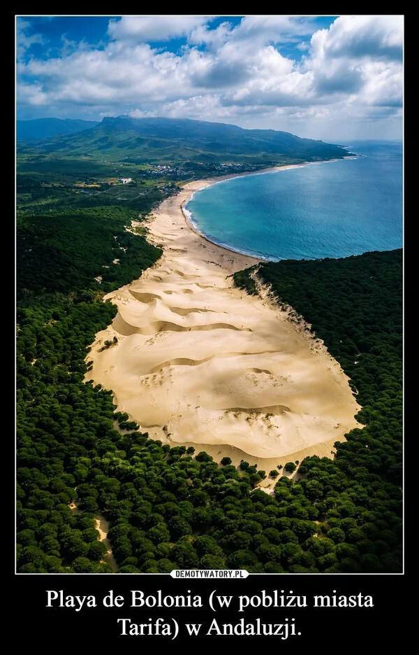 
    Playa de Bolonia (w pobliżu miasta Tarifa) w Andaluzji.