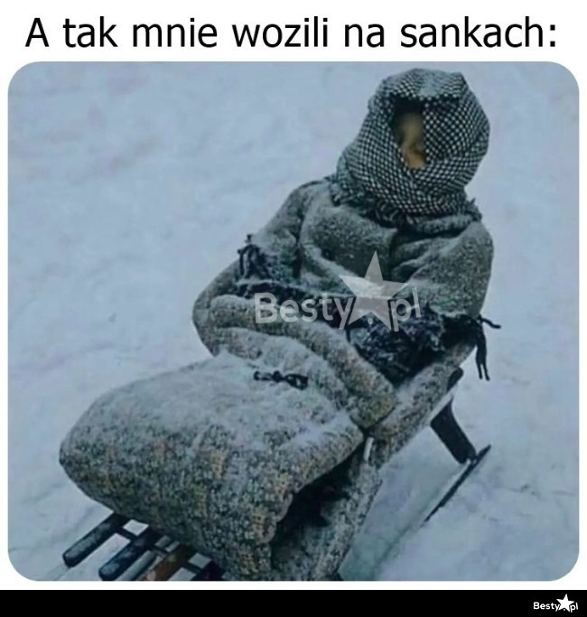 
    Zimowy przejazd sankami 