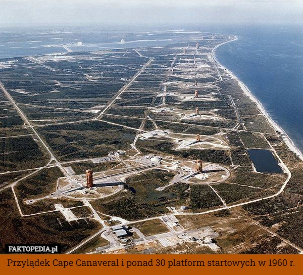 
    Przylądek Cape Canaveral i ponad 30 platform startowych w 1960 r.