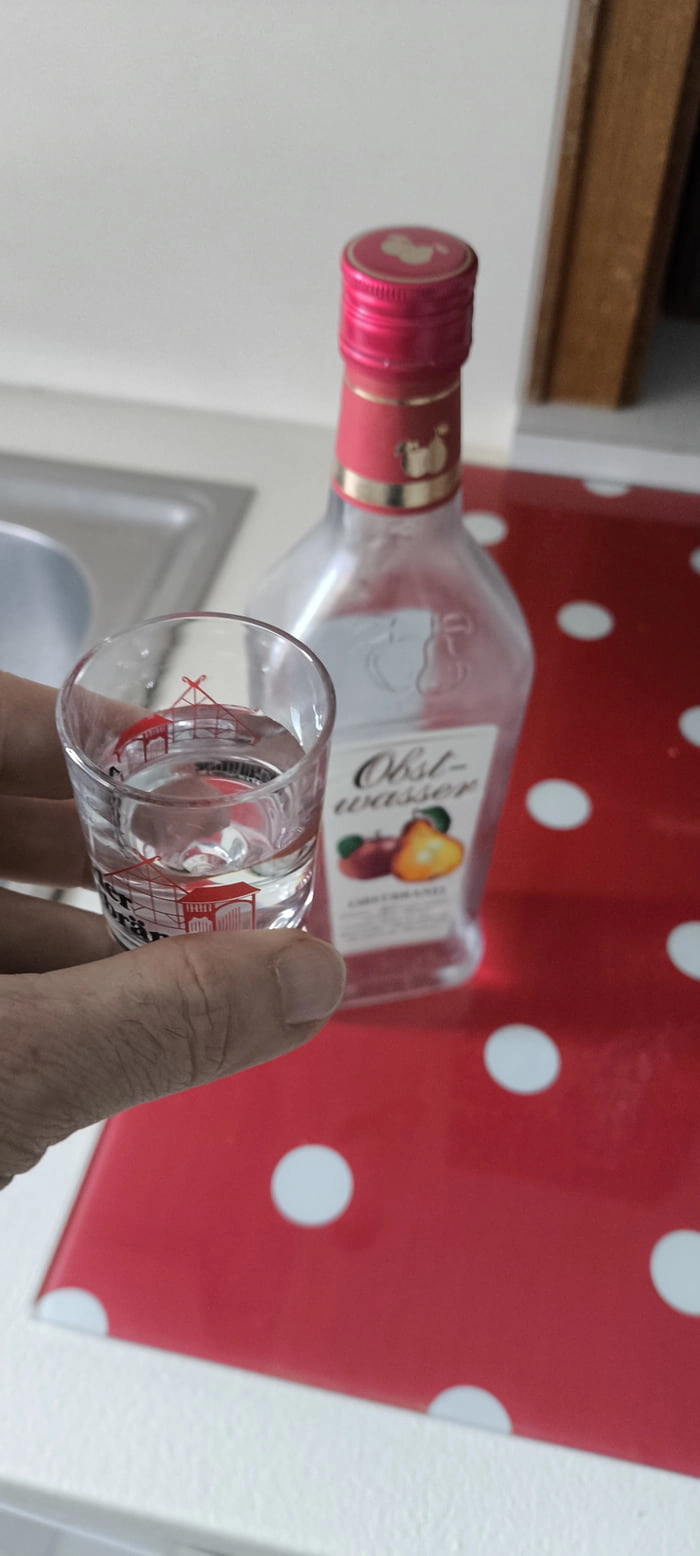 
    My father died today. Arrived in time to speak to him for the last time. Make the most of your time with your parents. Send me your darkest memes for this crazy time. Cheers and fuxx you and see you tomorrow.
