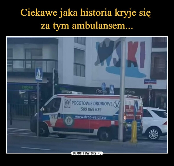 
    Ciekawe jaka historia kryje się 
za tym ambulansem...