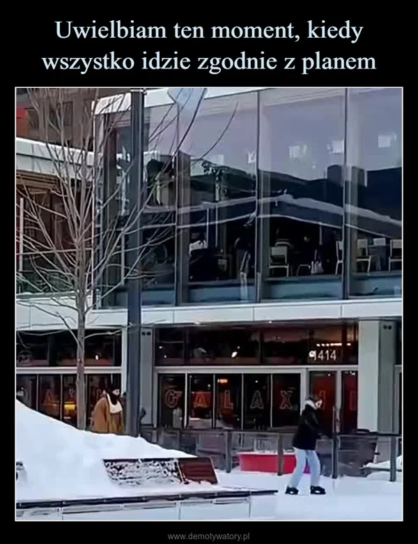 
    Uwielbiam ten moment, kiedy wszystko idzie zgodnie z planem
