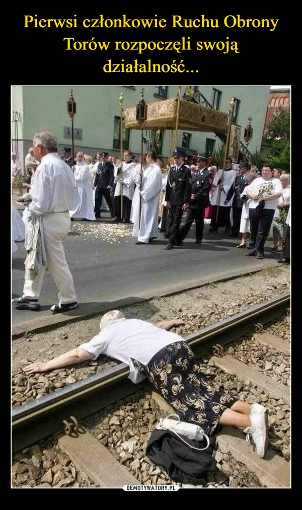 
    Pierwsi członkowie Ruchu Obrony Torów rozpoczęli swoją działalność...