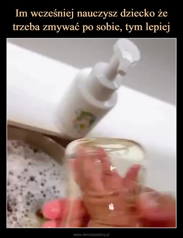 
    Im wcześniej nauczysz dziecko że trzeba zmywać po sobie, tym lepiej