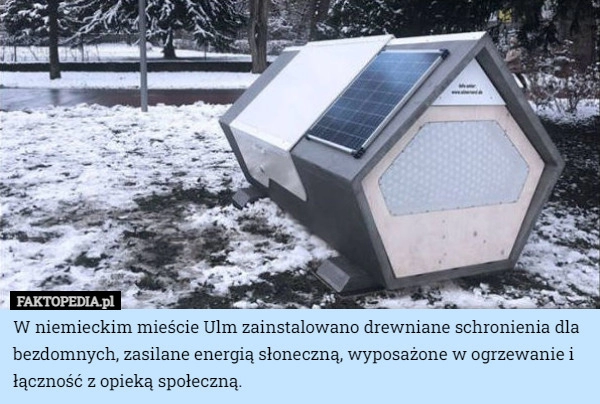 
    W niemieckim mieście Ulm zainstalowano drewniane schronienia dla bezdomnych,