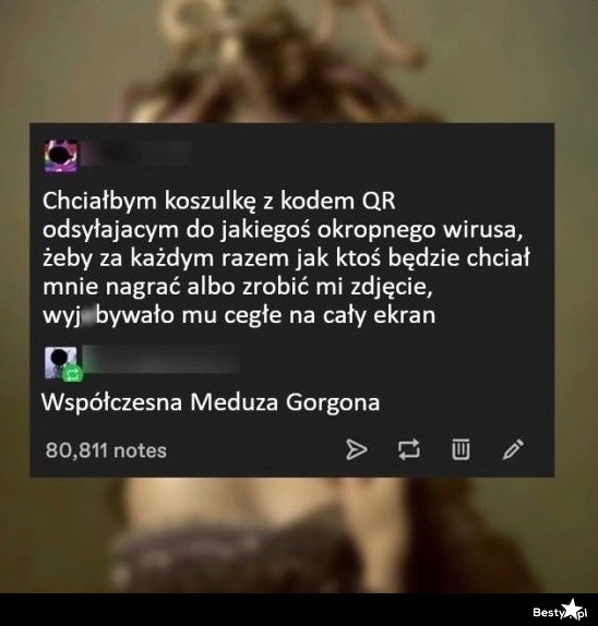 
    Koszulka z kodem QR 