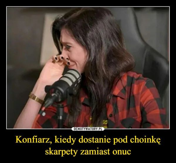 
    Konfiarz, kiedy dostanie pod choinkę skarpety zamiast onuc