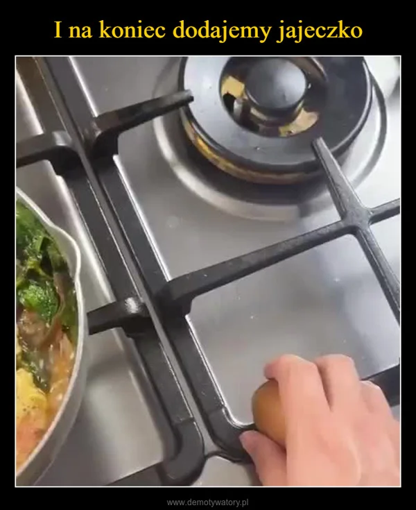 
    I na koniec dodajemy jajeczko
