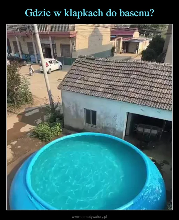 Gdzie w klapkach do basenu?