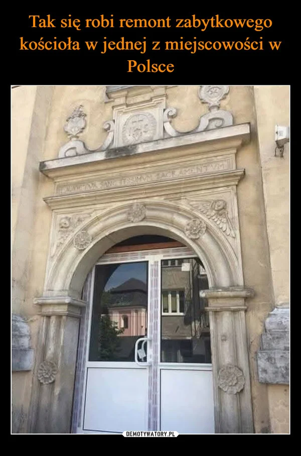 
    Tak się robi remont zabytkowego kościoła w jednej z miejscowości w Polsce