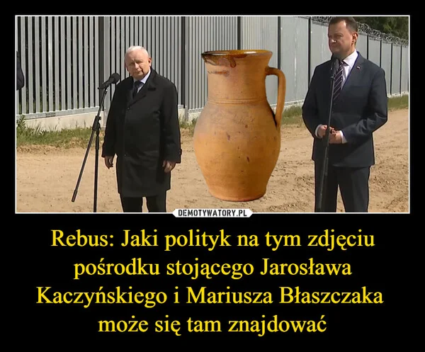 
    Rebus: Jaki polityk na tym zdjęciu pośrodku stojącego Jarosława Kaczyńskiego i Mariusza Błaszczaka może się tam znajdować