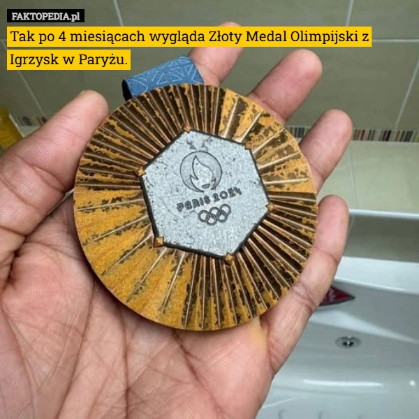 
    Tak po 4 miesiącach wygląda Złoty Medal Olimpijski z Igrzysk w Paryżu.