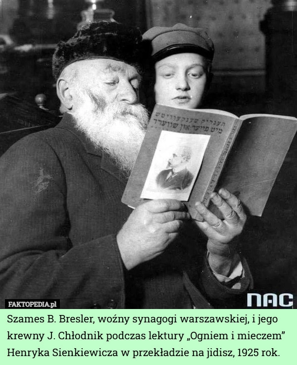 
    Szames B. Bresler, woźny synagogi warszawskiej, i jego krewny J. Chłodnik...