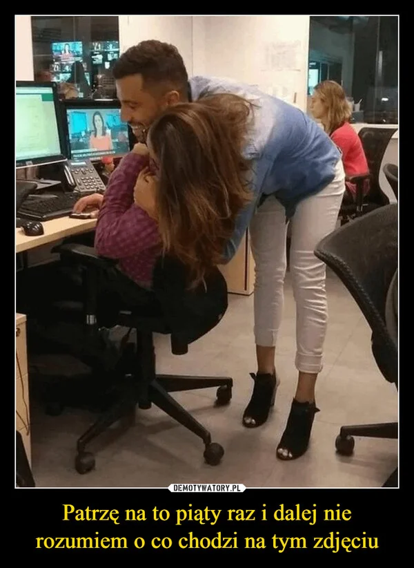 
    Patrzę na to piąty raz i dalej nie rozumiem o co chodzi na tym zdjęciu