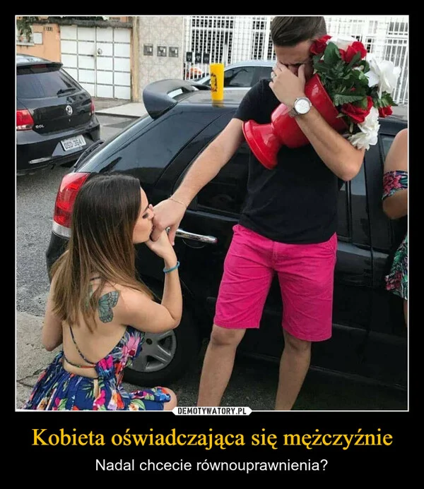 
    Kobieta oświadczająca się mężczyźnie