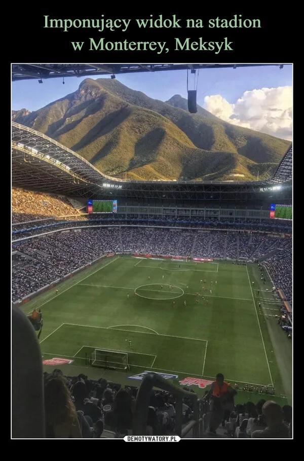 
    Imponujący widok na stadion w Monterrey, Meksyk
