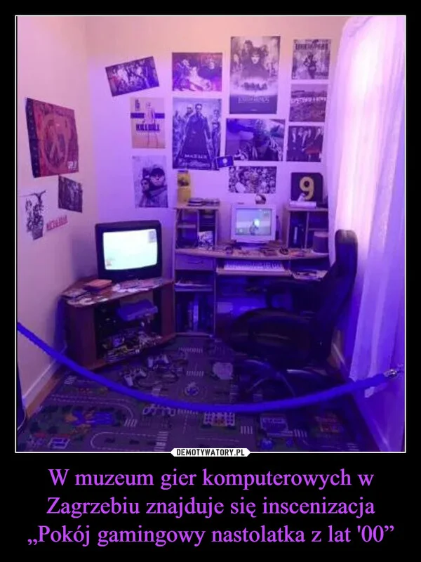 
    W muzeum gier komputerowych w Zagrzebiu znajduje się inscenizacja „Pokój gamingowy nastolatka z lat '00”