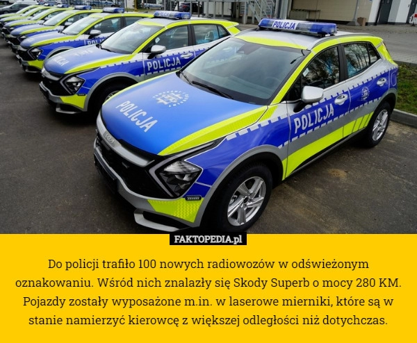
    Do policji trafiło 100 nowych radiowozów w odświeżonym oznakowaniu. Wśród