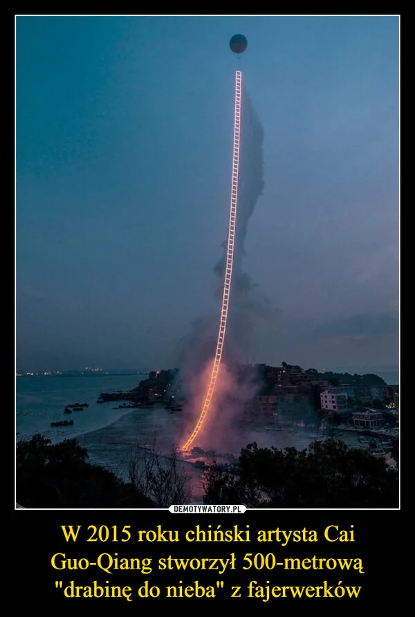 
    W 2015 roku chiński artysta Cai Guo-Qiang stworzył 500-metrową 