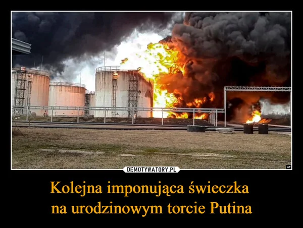 
    Kolejna imponująca świeczka na urodzinowym torcie Putina