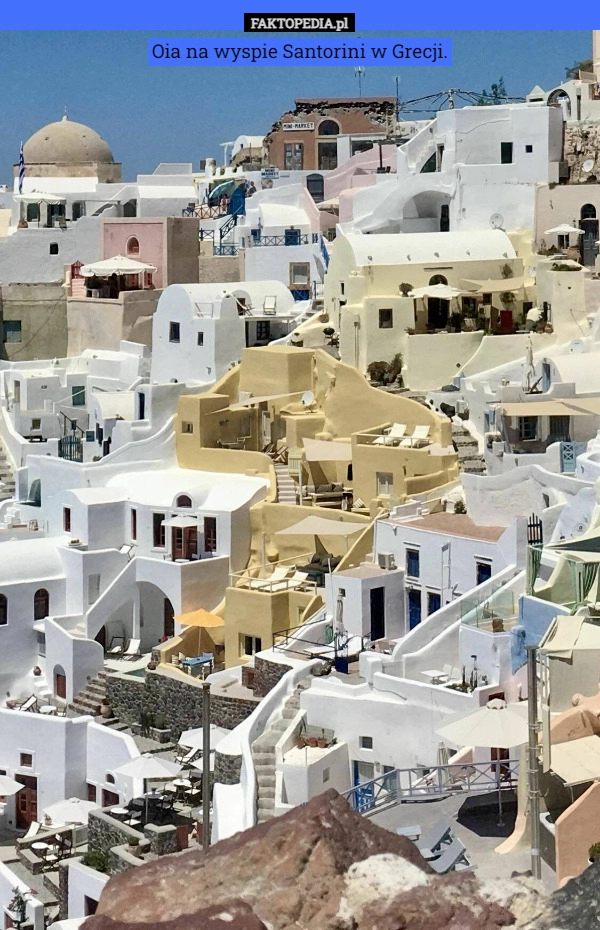 
    Oia na wyspie Santorini w Grecji.