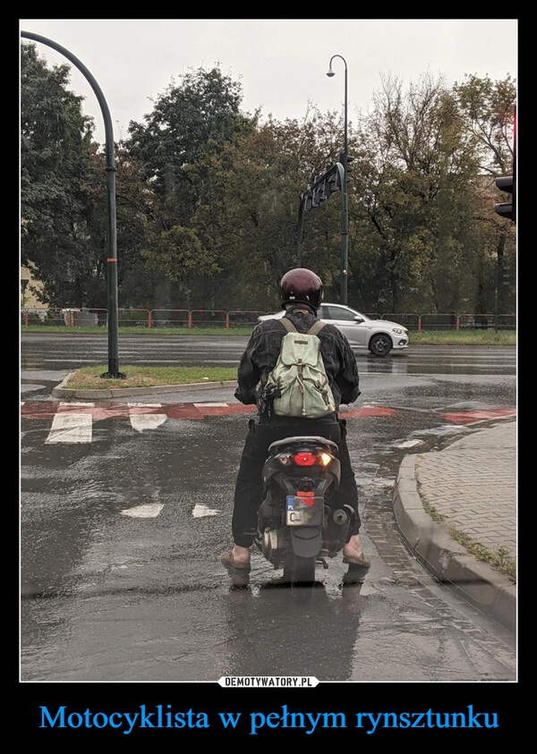 
    Motocyklista w pełnym rynsztunku