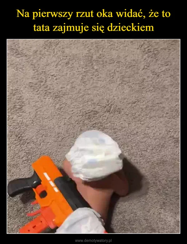 
    Na pierwszy rzut oka widać, że to tata zajmuje się dzieckiem