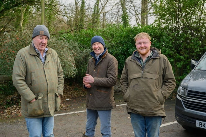 
    In a world of Marvel movies, Disney remakes and constant slop, a show about these idiots trying to run a farm is the best thing i've seen in years.