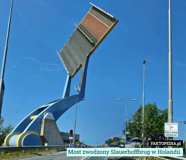 
    Most zwodzony Slauerhoffbrug w Holandii.