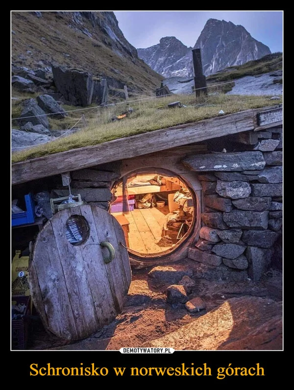 
    Schronisko w norweskich górach