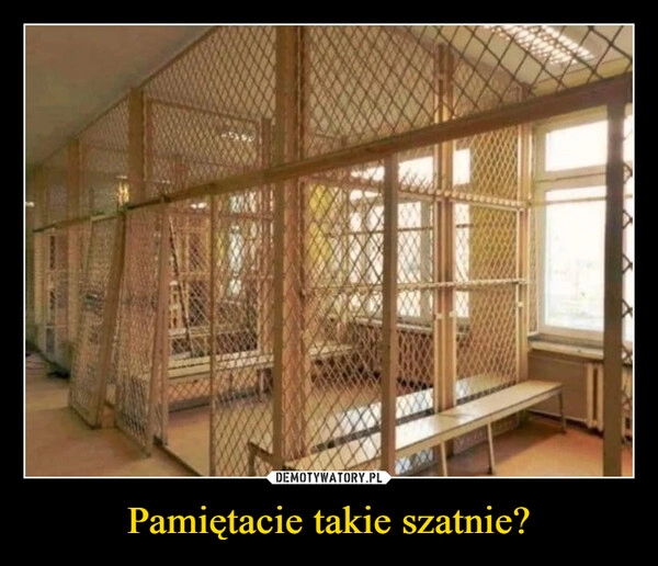 
    Pamiętacie takie szatnie?