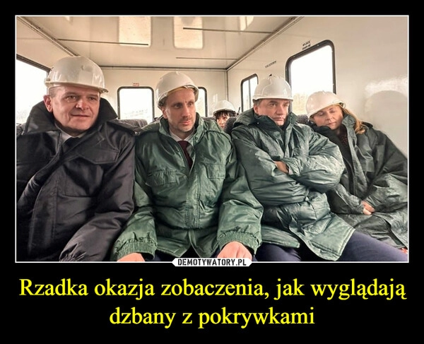 
    Rzadka okazja zobaczenia, jak wyglądają dzbany z pokrywkami