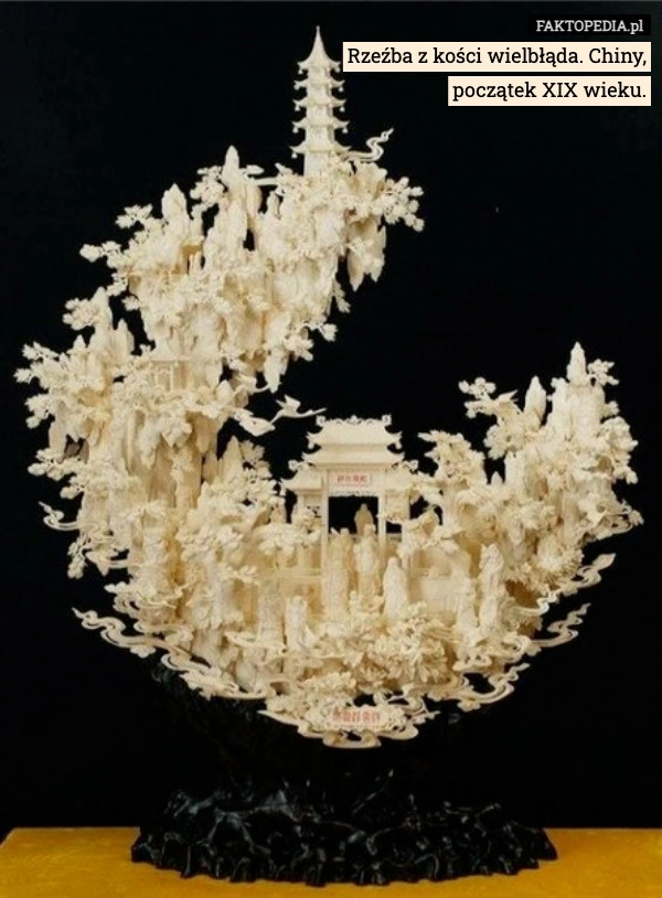 
    Rzeźba z kości wielbłąda. Chiny, początek XIX wieku.